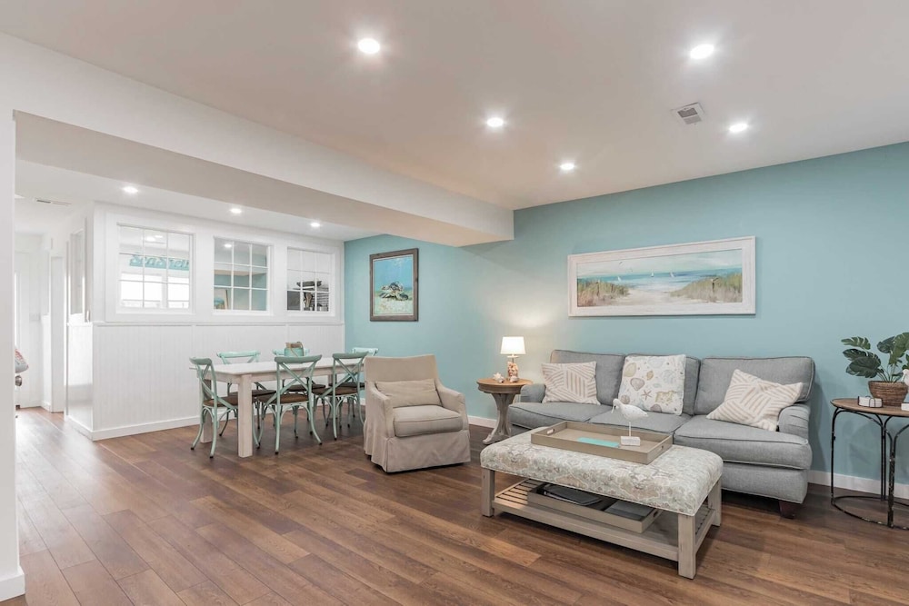 Shem Creek Retreat by Avantstay 10 Mins to Downtown Charleston Yard + Patio