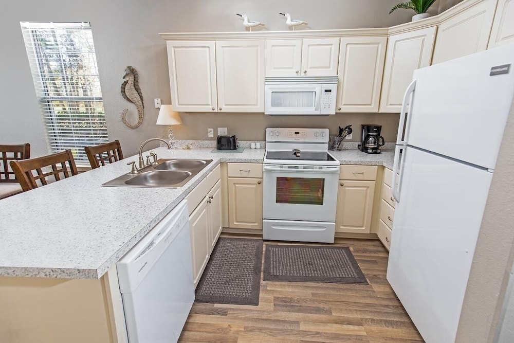 Waterway Village 16i 2 Bedroom Condo