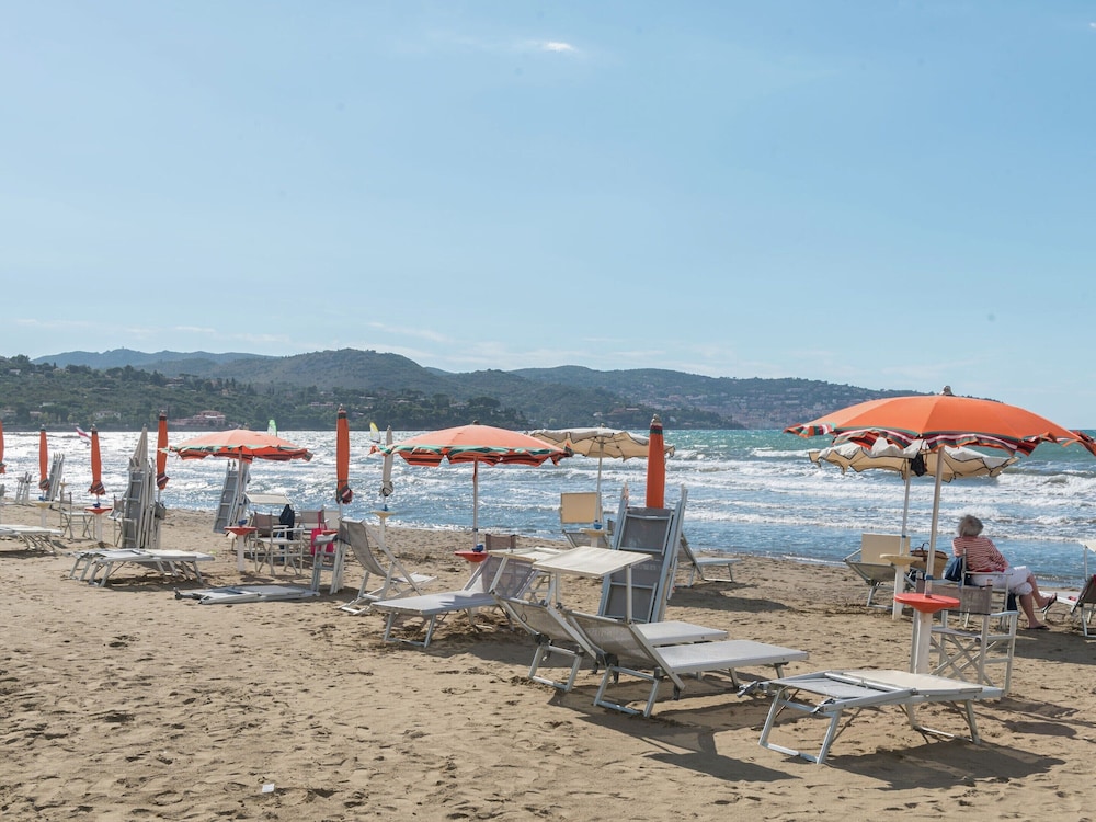 Scenic Holiday Home in Giannella near Beach view 5