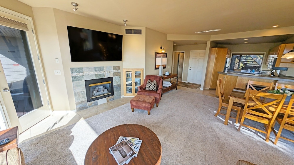 Mt Bachelor Village 324 2 Bedroom Condo