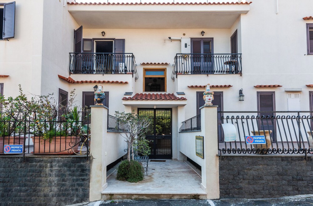 Ortensia Apartments by Wonderful Italy