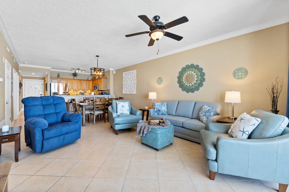 Twin Palms by Book That Condo