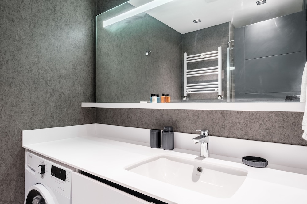 Imperium No. 1 Residence by NewInn