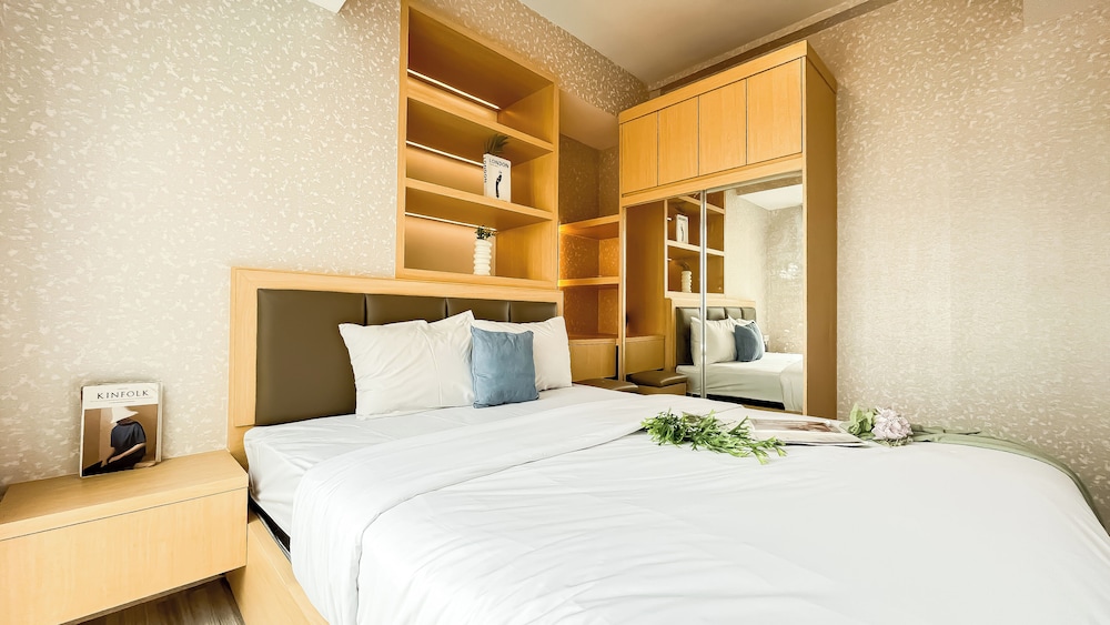 Minimalist Wooden Tone 2Br At Tokyo Riverside Pik 2 Apartment