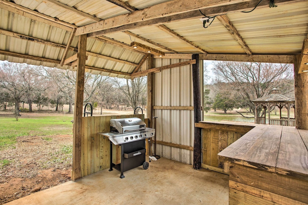 Lakefront Frankston Home w/ Guest Studio! - Property Image 9