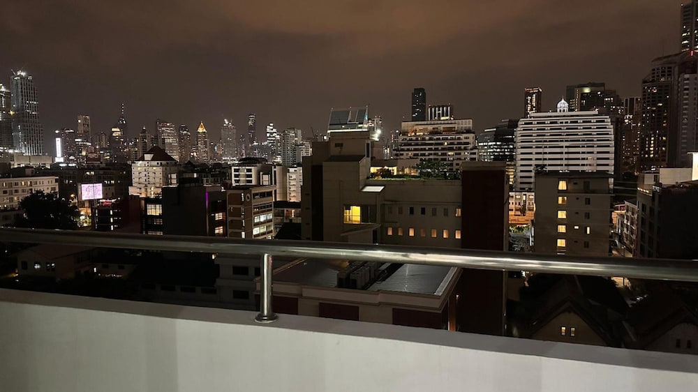 Omni Tower Sukhumvit Nana - Direct