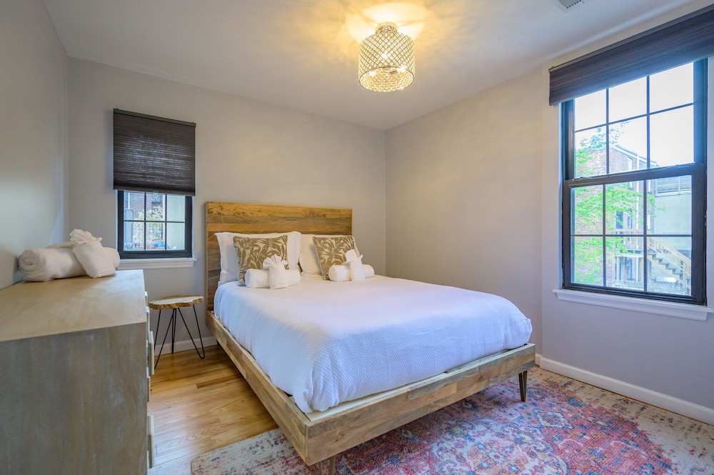Deedee's Townhome Hamilton Park