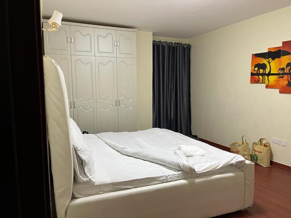 Lux Suites Mango Court Apartments