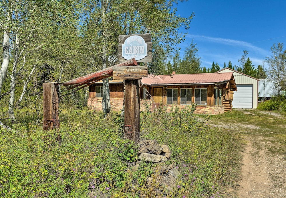 'grandpa's Cabin' ~ 30 Miles to Yellowstone! view 3