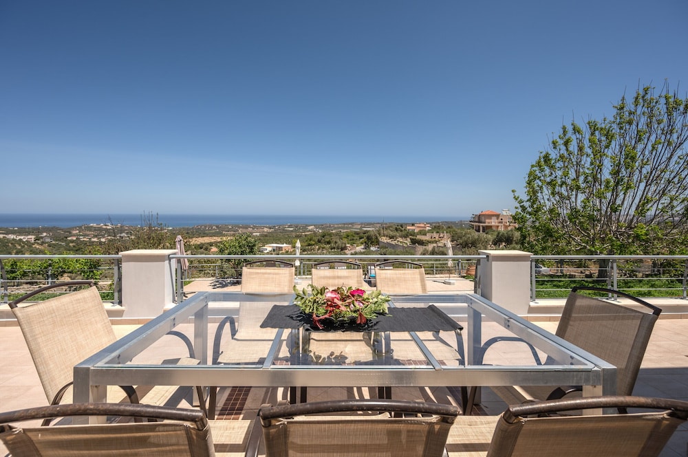 Arios Lux Villa