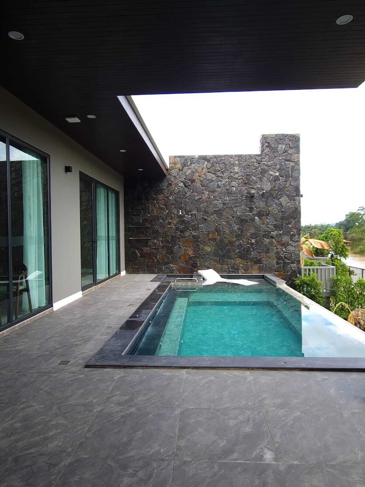 Song View Pool Villa