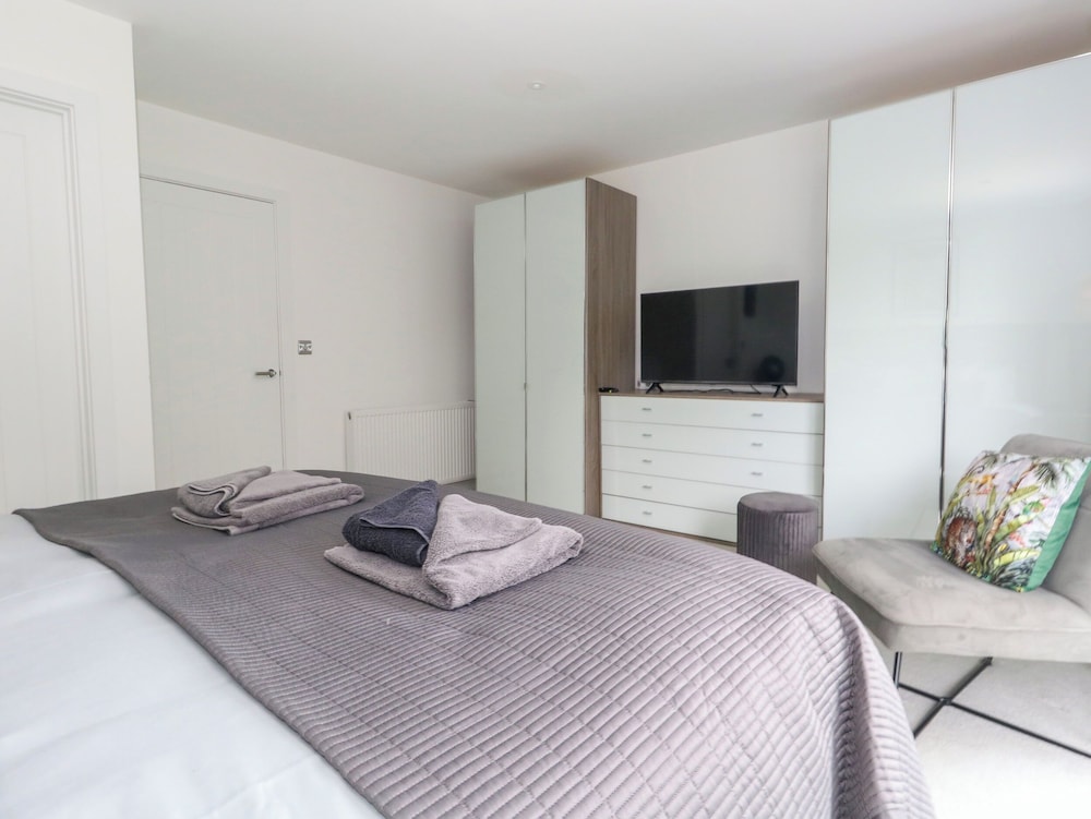 66A Danecourt Road