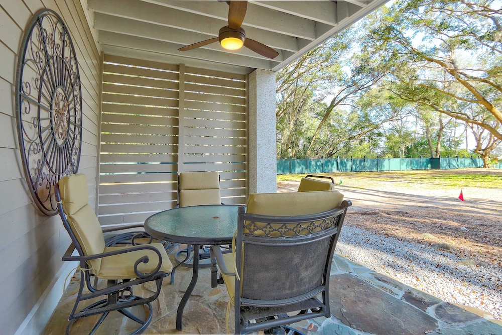 Beachside Boardwalk & Views Pool + Hot Tub 202 on the Sound