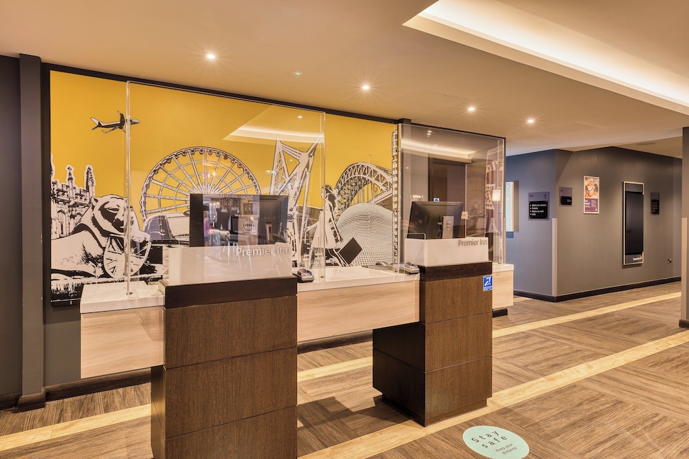 Premier Inn Edinburgh Cc Waverley - Image 5