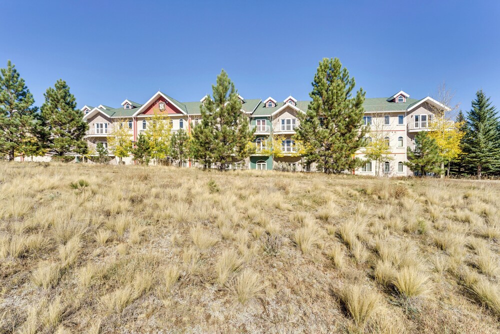 Condo w/ Balcony > 2 Mi to Angel Fire Resort! view 5