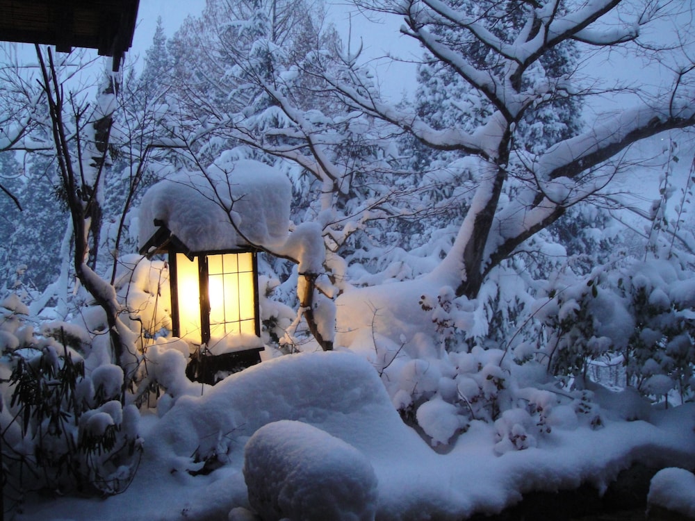 KAKUREAN HIDAJI - Adults Only