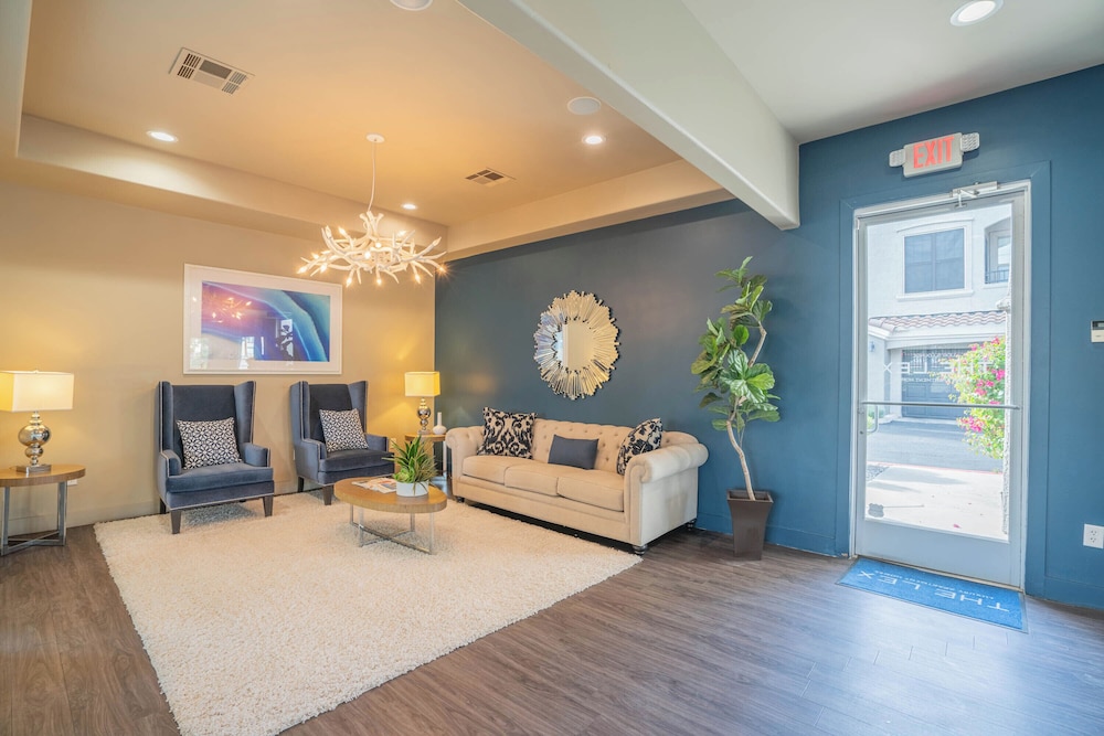ROVE LIVING/KB - Lex on Central