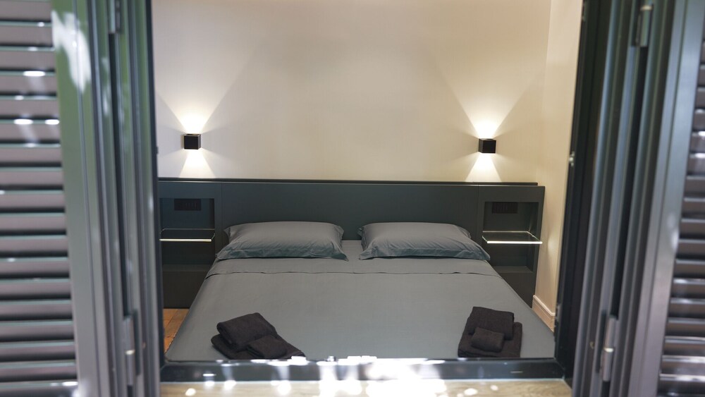 Mira Suite