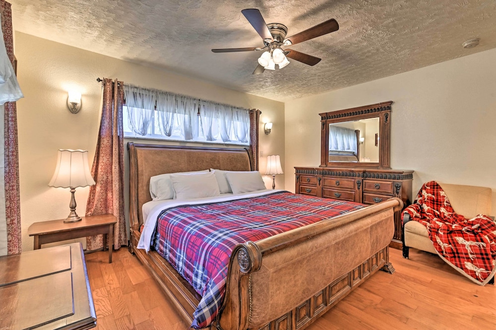 Central Florida Escape on 5 Acres w/ Grill & Pool! view 3