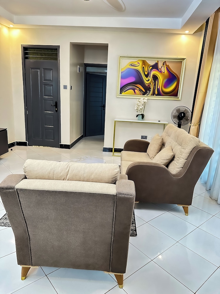 LivLuxe Apartments 3