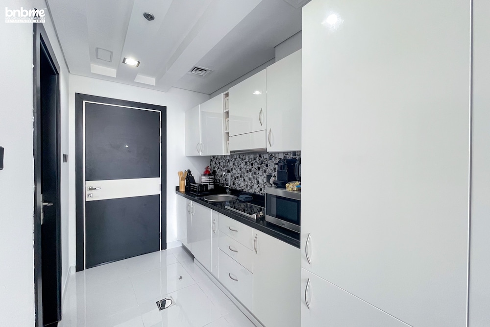 ST-Giovani BTQ-1918 by bnbme homes