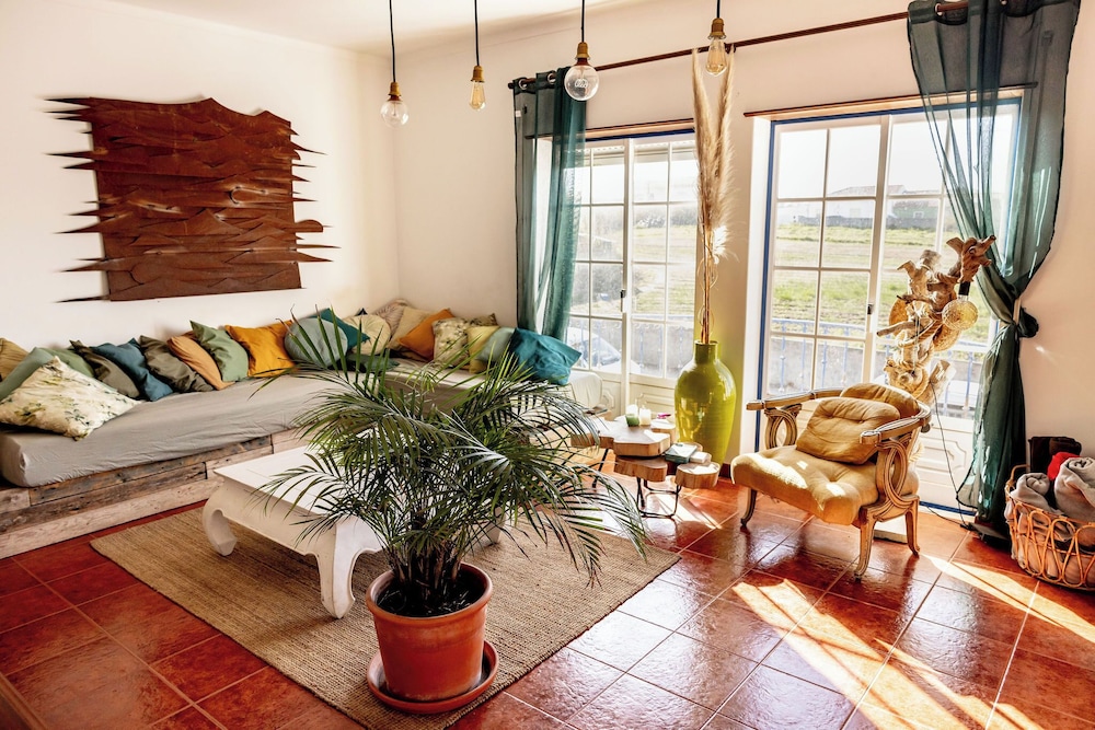 Stoke Portugal Surf House