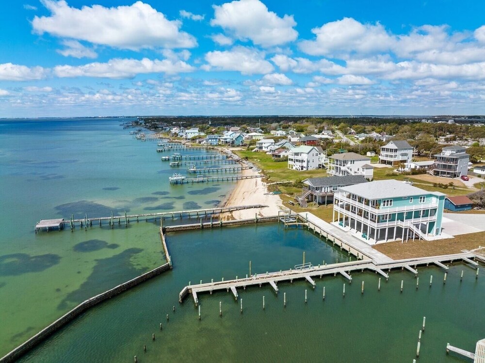 Shell Point 2 Bedroom Condo by RedAwning view 4