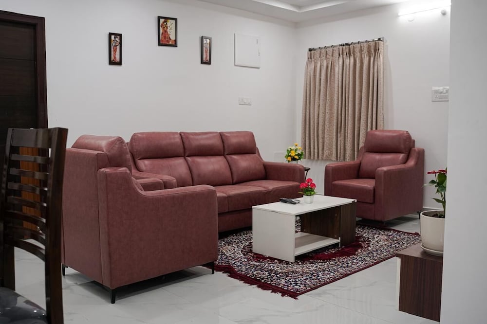 Manish Suites & Service Apartments