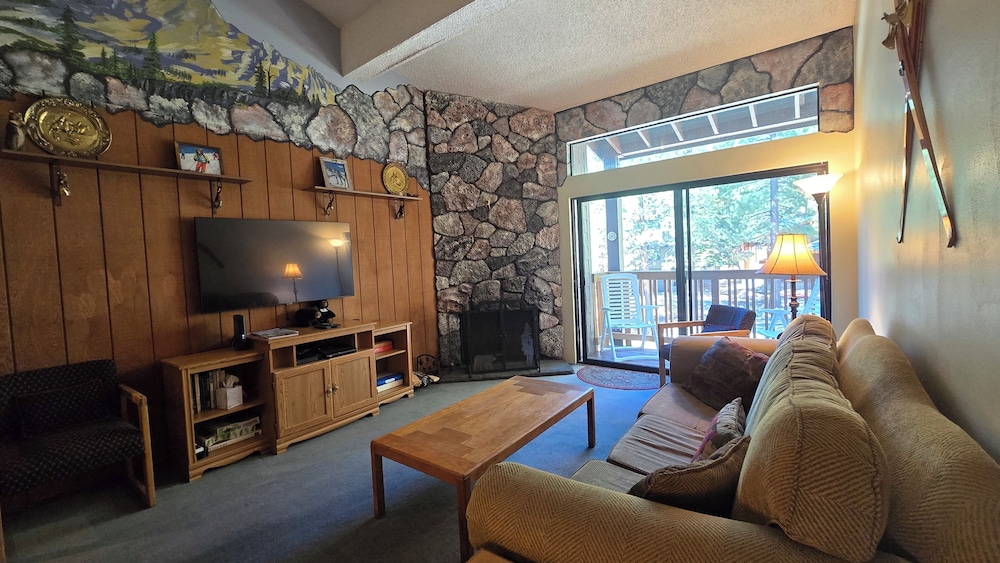 Eagle Summit Collection