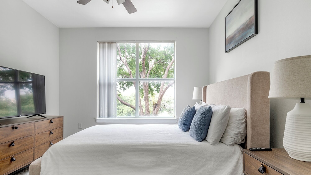 Landing Apartments - North Dallas