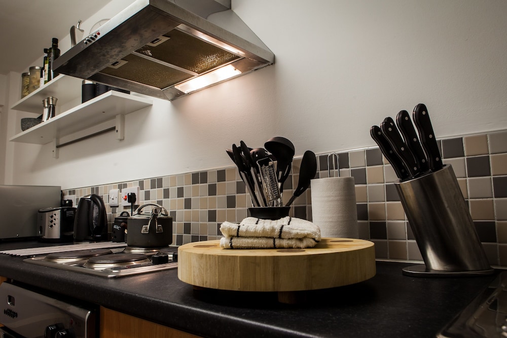 Central Suite - Simple2let Serviced Apartments