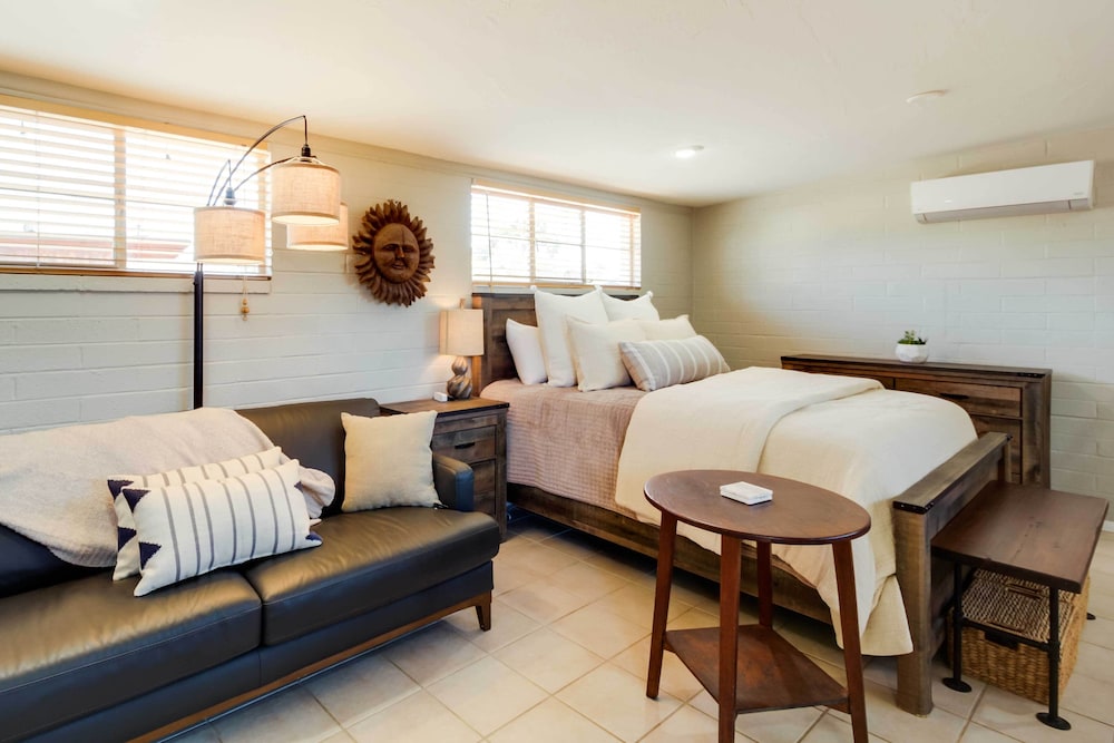 Adorable Tucson Studio w/ Gas Grill & Wifi!