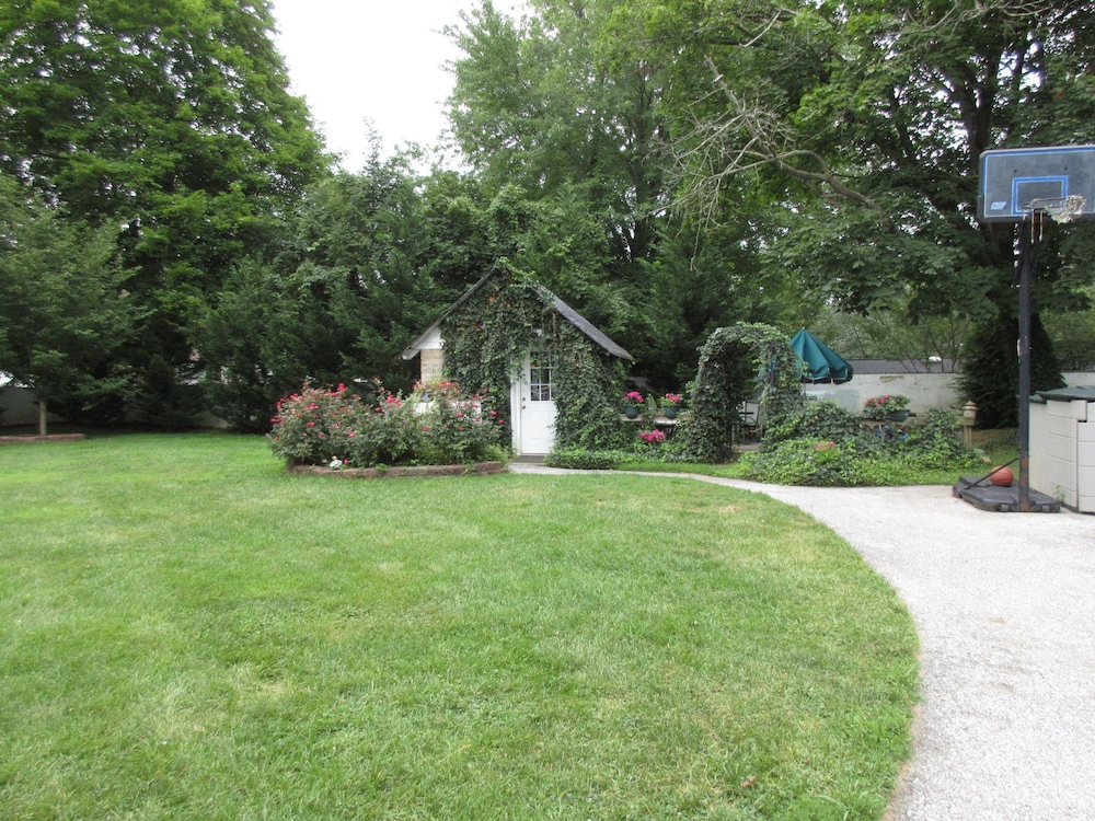 Columbia Vacations - The Columbia Inn at Peralynna Manor - Property Image 127