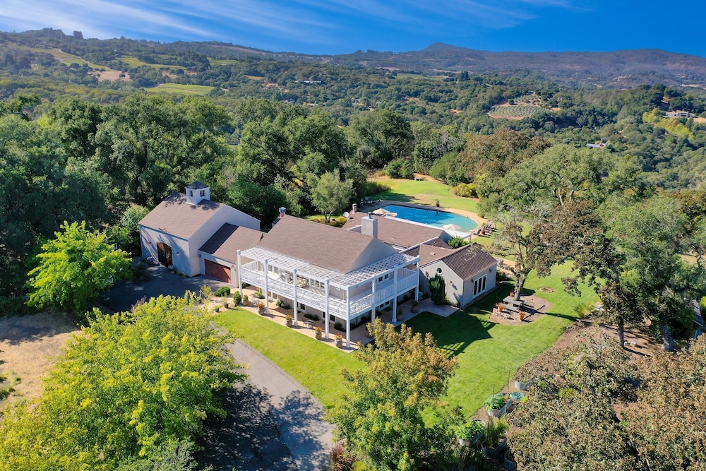 Sonoma Sunshine by Avantstay Countryside Views