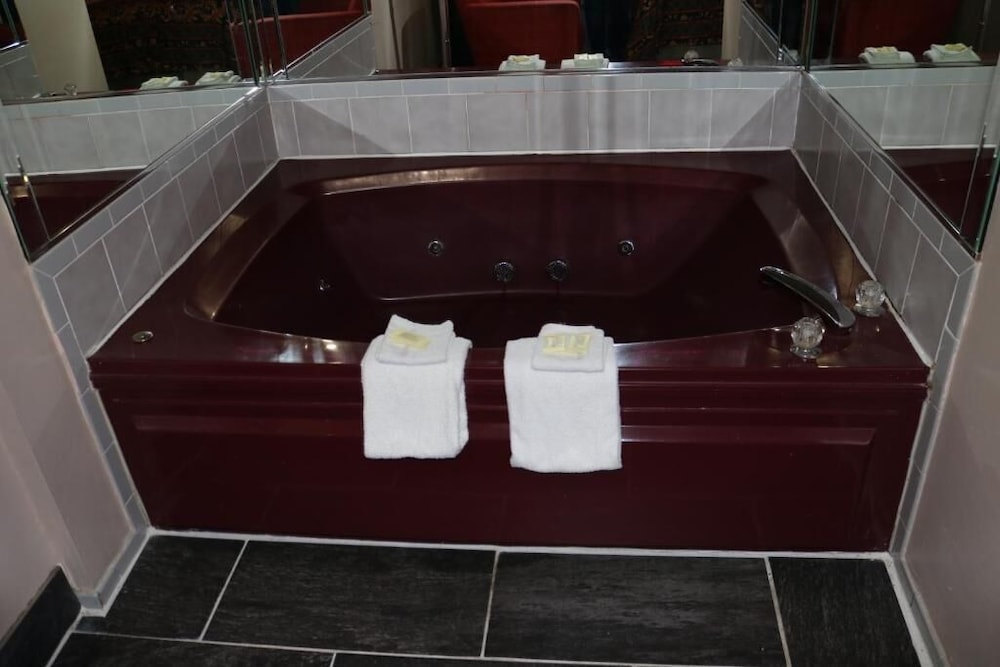 Hotel O Miami Inn & Suites Chicago Midway Airport