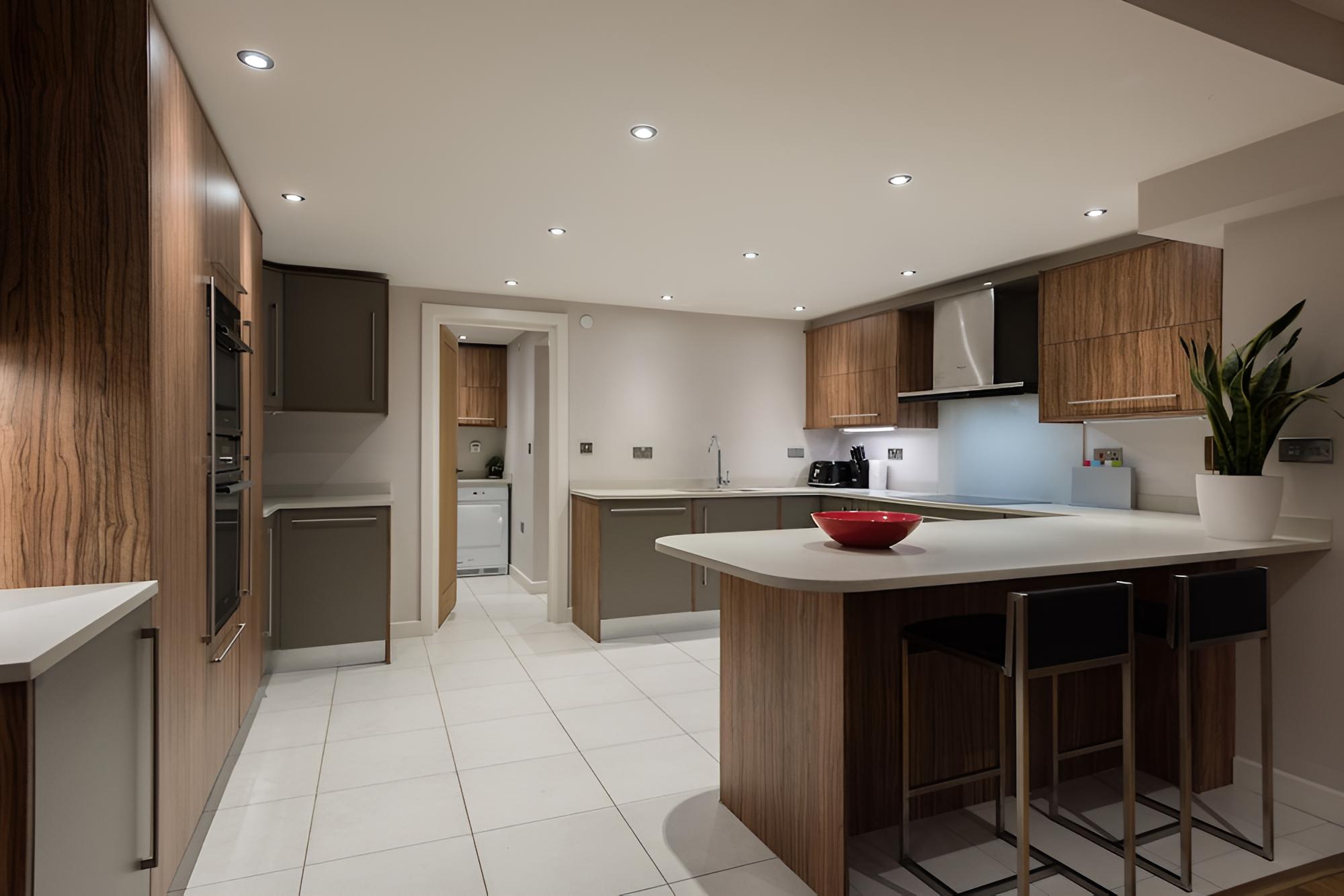 The Escalier Mews - Stunning 3BDR Mews Home Flooded with Natural Light