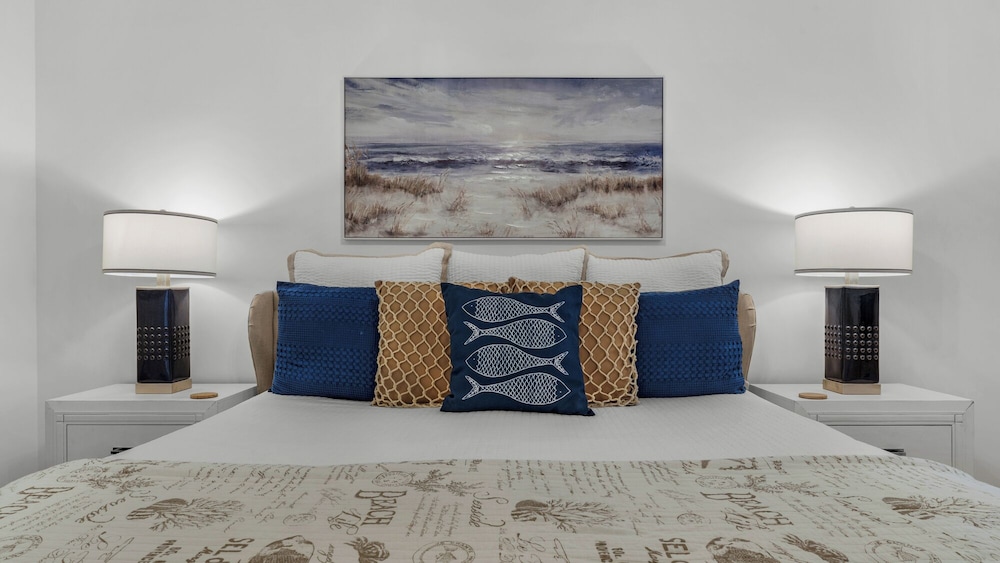 Charming Beach Cottage, 2 Pools and Tennis Access + Free Attraction Tickets!