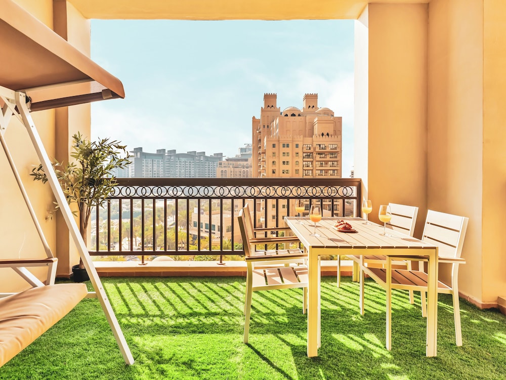 New Fairmont Residences by Propigo