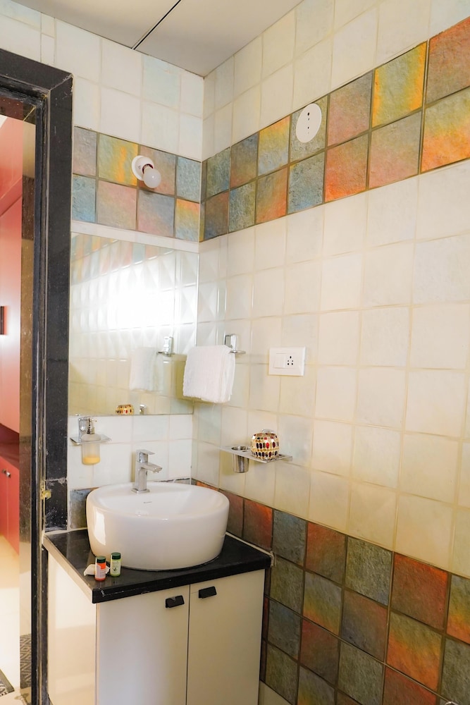 Aurelia Apartment By Red Olive 4bhk 30min Hitech