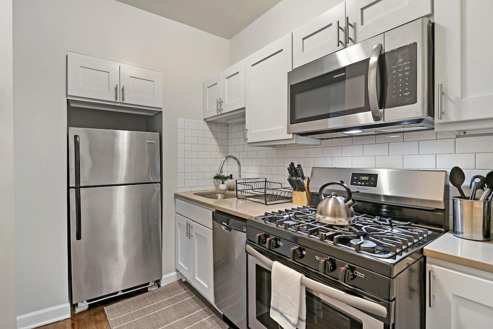 2BR Getaway - Touhy 3S