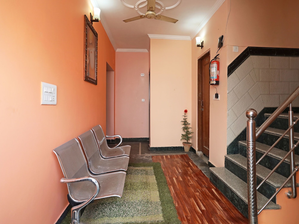 OYO 11312 Hotel Aero Capitol