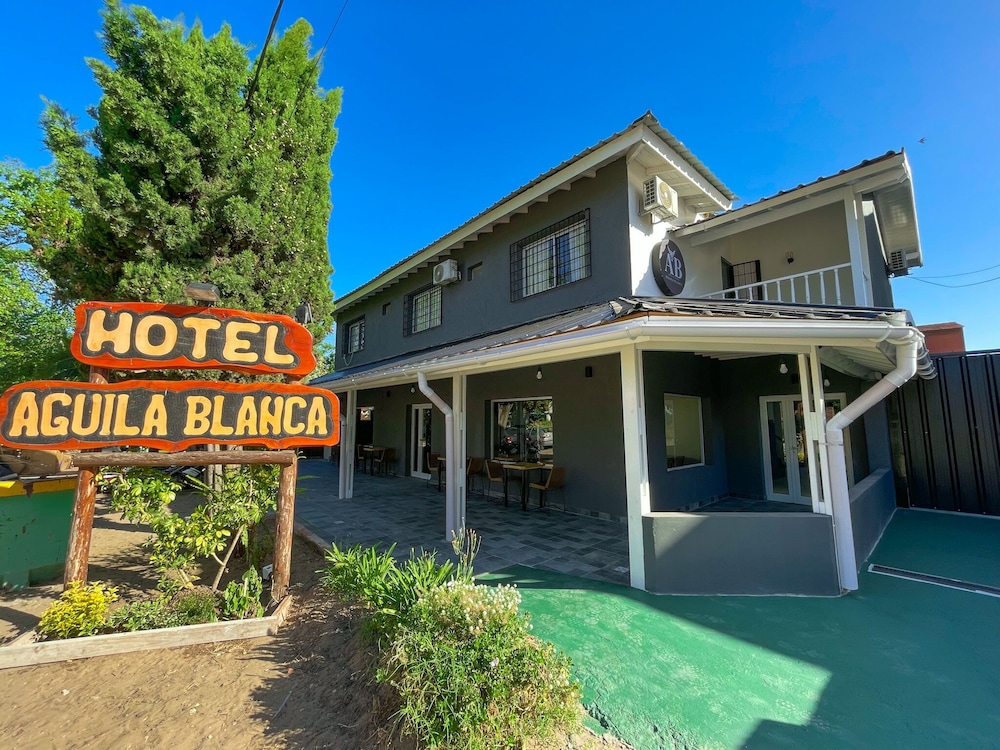 Águila Blanca Hotel