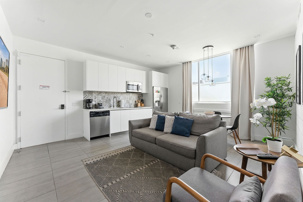 South Beach Sleek 2BR Getaway