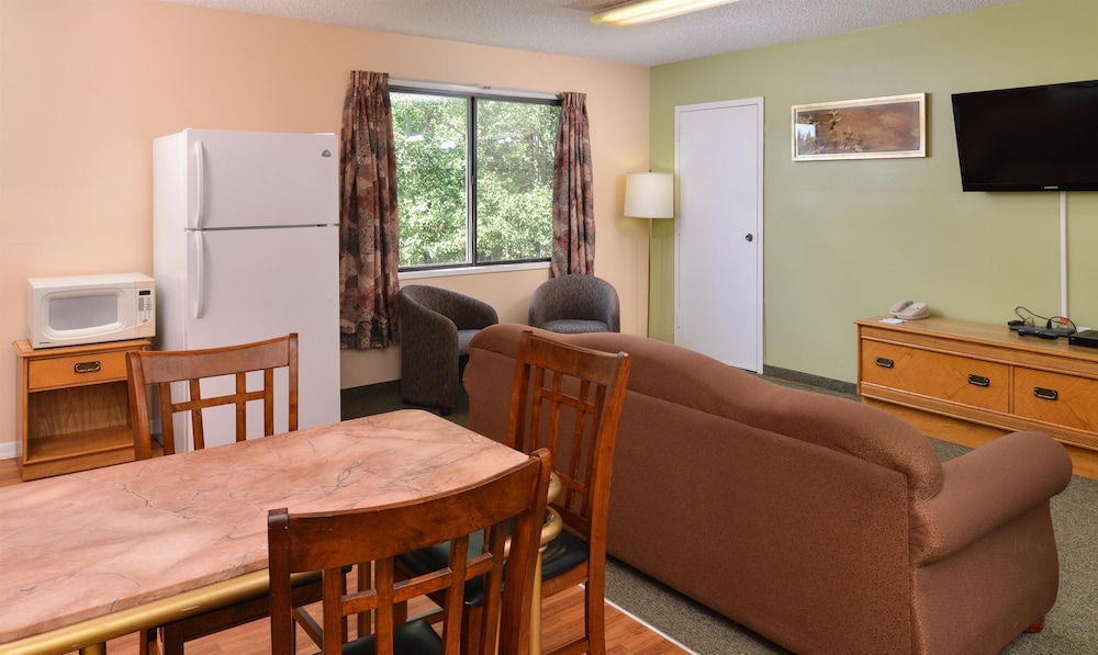 Canadas Best Value Inn Whitecourt