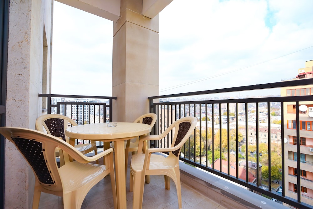 Stay Inn on Koghbatsi Str. 16