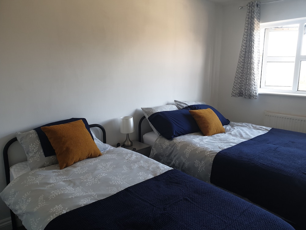 3 Bed House With Parking in Lighthorne Heath view 3