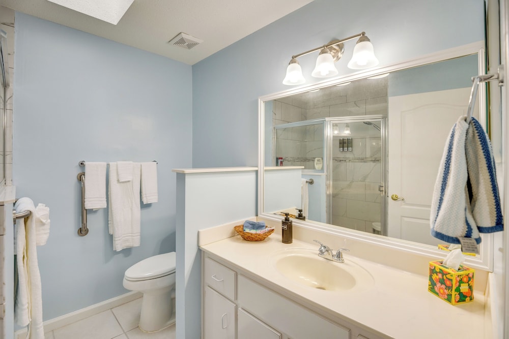 Private Pool & Park Access: Cozy South Daytona Gem