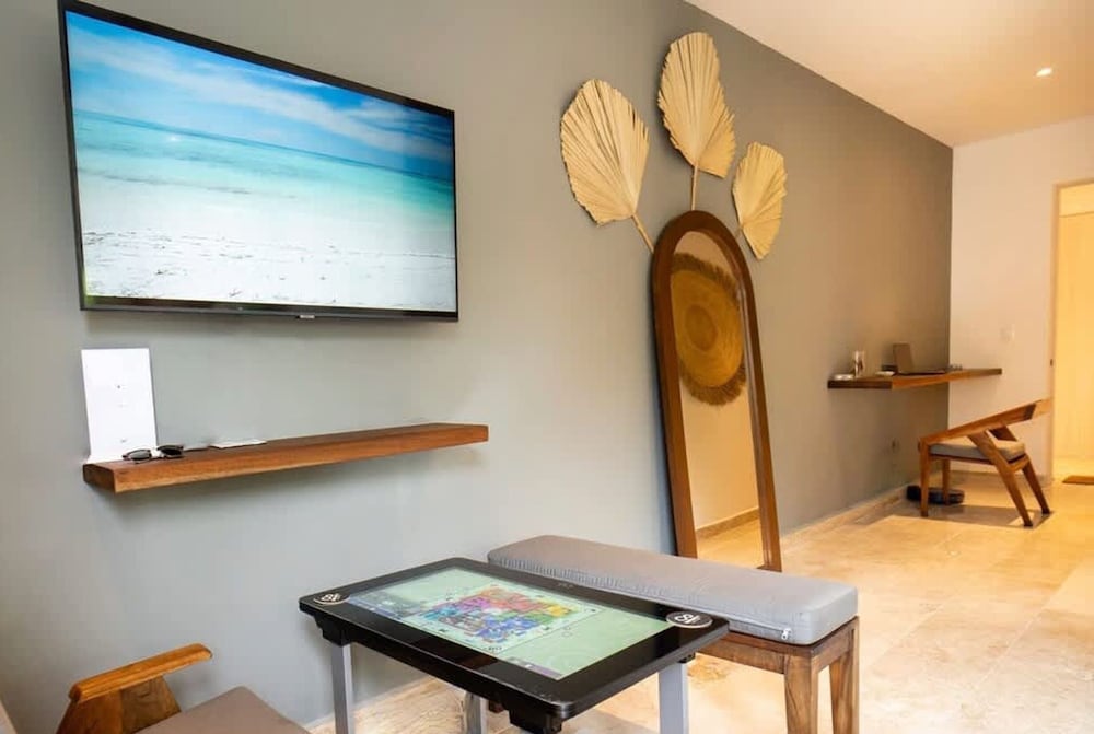 1 Br Great Located Pool Gym Coworking