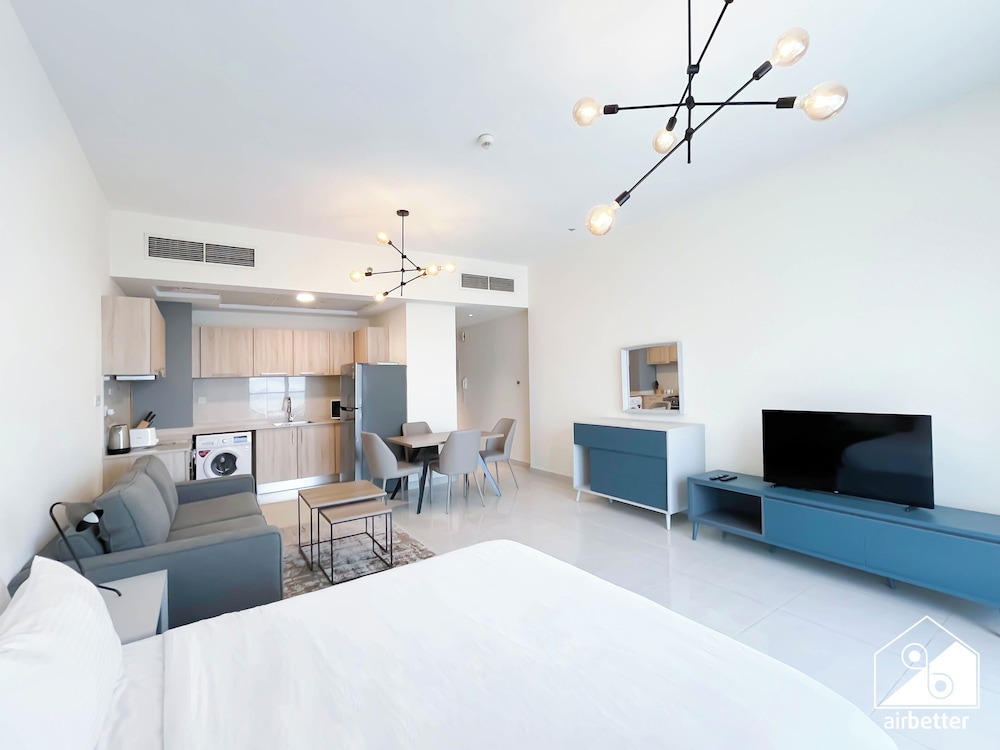 Gorgeous Studio With Balcony Business Bay