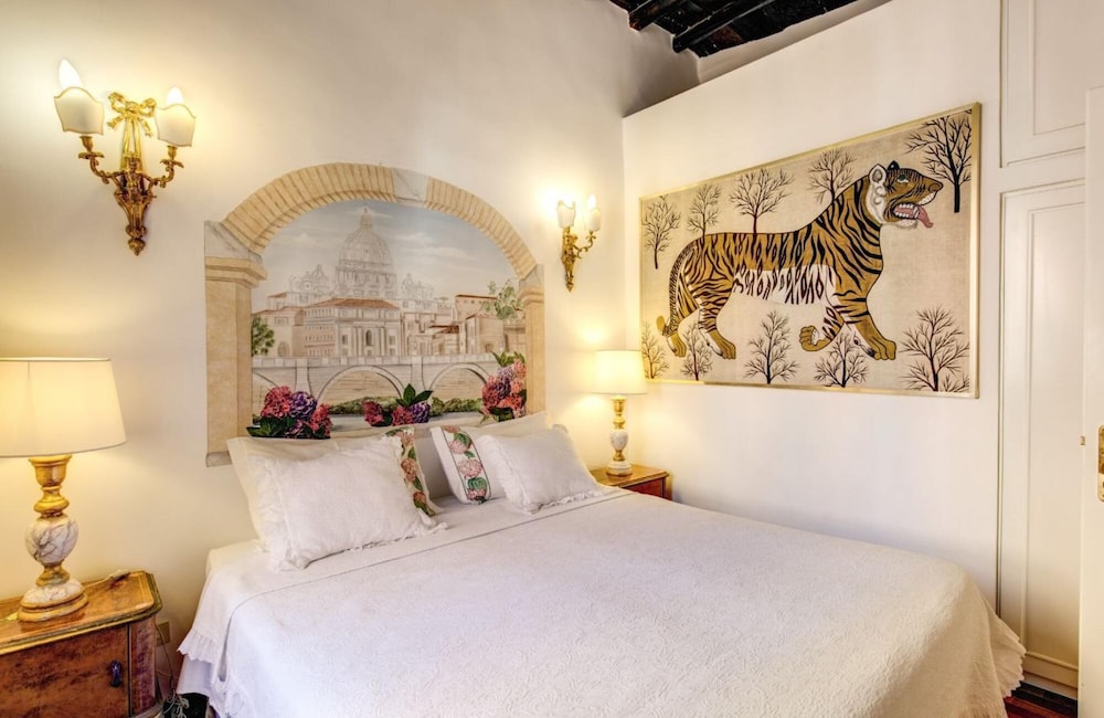 Colosseum 2BR Elegance and Charm